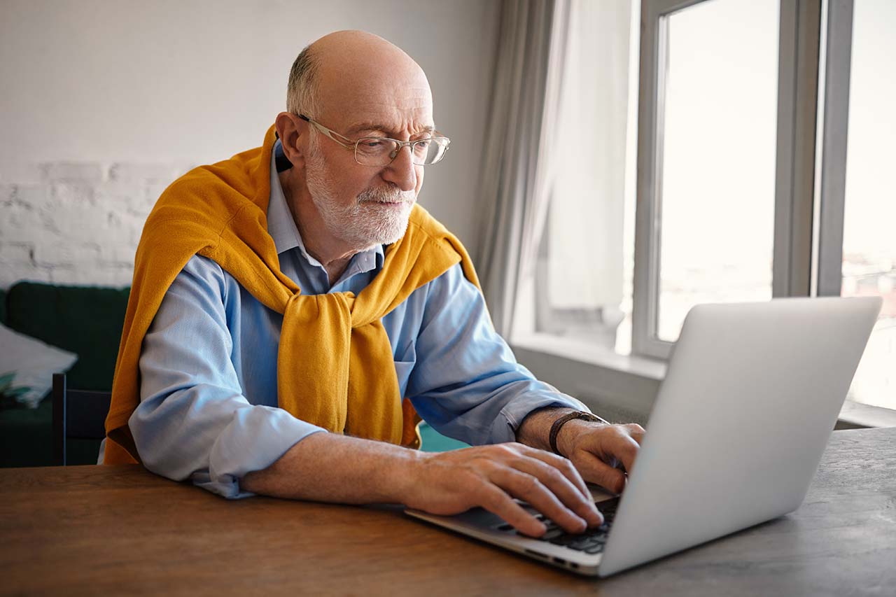 old man looking for love on dating site
